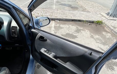 Honda Fit III, 2002 год, 335 000 рублей, 9 фотография