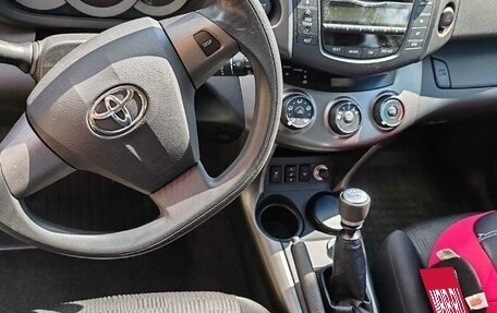 Toyota RAV4, 2011 год, 2 300 000 рублей, 8 фотография