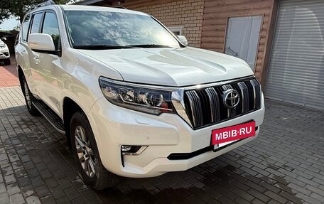 Toyota Land Cruiser Prado 150 рестайлинг 2, 2017 год, 5 600 000 рублей, 3 фотография