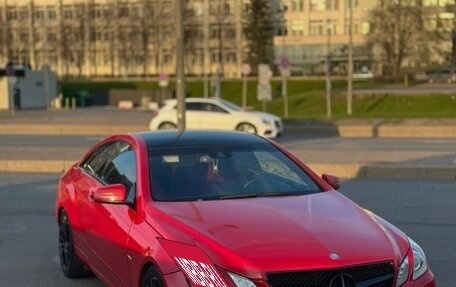 Mercedes-Benz E-Класс, 2010 год, 1 050 000 рублей, 6 фотография