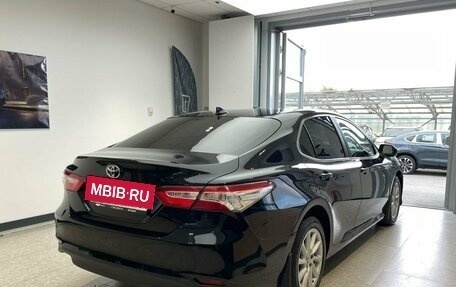 Toyota Camry, 2021 год, 3 450 000 рублей, 6 фотография