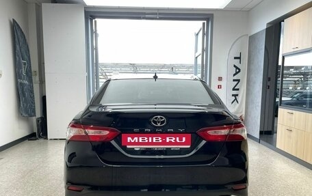 Toyota Camry, 2021 год, 3 450 000 рублей, 7 фотография
