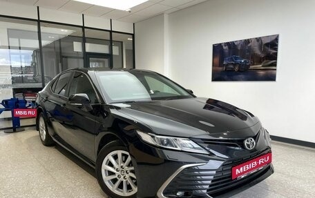 Toyota Camry, 2021 год, 3 450 000 рублей, 5 фотография