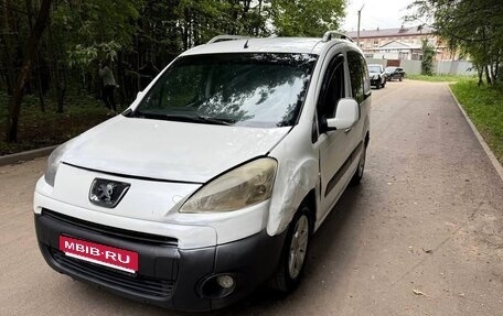 Peugeot Partner II рестайлинг 2, 2011 год, 430 000 рублей, 3 фотография