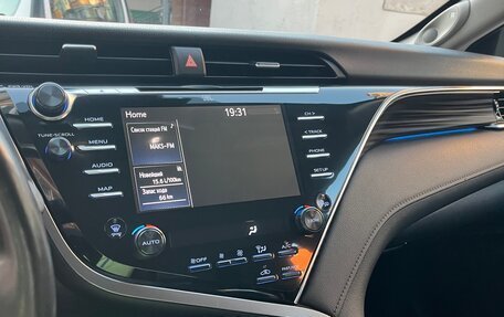 Toyota Camry, 2019 год, 2 620 000 рублей, 2 фотография