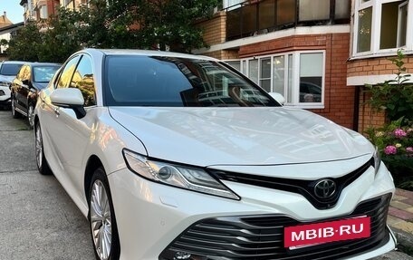 Toyota Camry, 2019 год, 2 620 000 рублей, 10 фотография