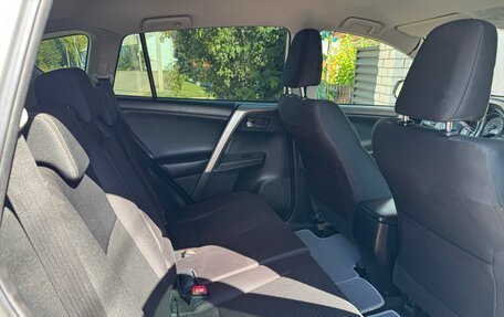 Toyota RAV4, 2015 год, 2 250 000 рублей, 8 фотография