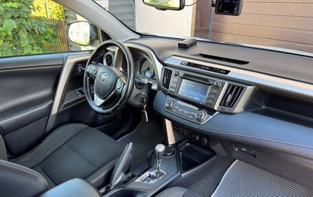 Toyota RAV4, 2015 год, 2 250 000 рублей, 6 фотография