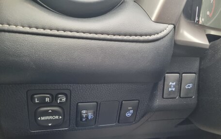 Toyota RAV4, 2016 год, 2 450 000 рублей, 14 фотография