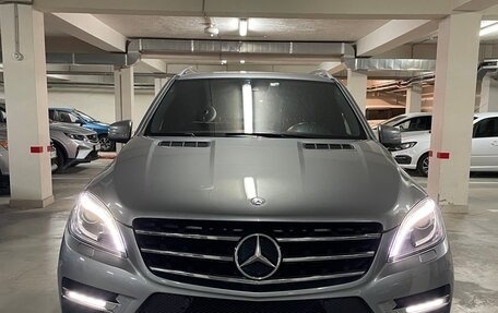Mercedes-Benz M-Класс, 2013 год, 2 850 000 рублей, 2 фотография