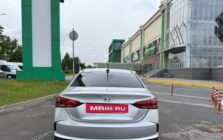 Hyundai Solaris II рестайлинг, 2017 год, 940 000 рублей, 6 фотография