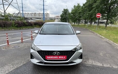 Hyundai Solaris II рестайлинг, 2017 год, 940 000 рублей, 3 фотография