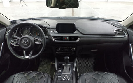 Mazda 6, 2017 год, 1 850 000 рублей, 17 фотография