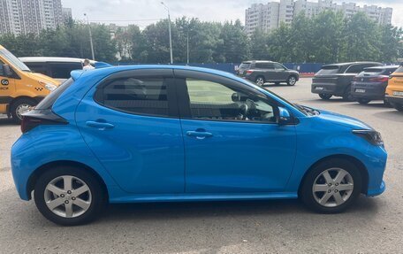 Toyota Yaris, 2021 год, 1 550 000 рублей, 8 фотография