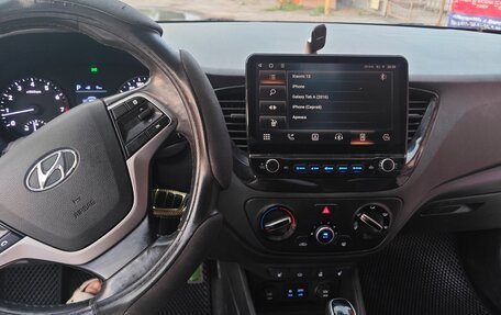 Hyundai Solaris II рестайлинг, 2019 год, 990 000 рублей, 8 фотография