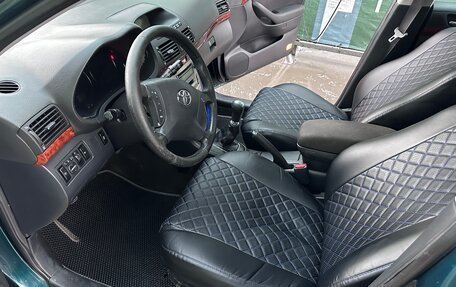Toyota Avensis III рестайлинг, 2004 год, 599 999 рублей, 17 фотография