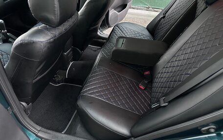 Toyota Avensis III рестайлинг, 2004 год, 599 999 рублей, 24 фотография