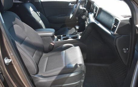 KIA Sportage IV рестайлинг, 2018 год, 2 180 000 рублей, 10 фотография