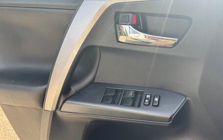 Toyota RAV4, 2016 год, 2 450 000 рублей, 4 фотография