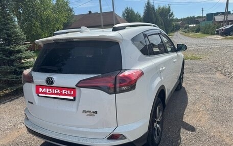 Toyota RAV4, 2016 год, 2 450 000 рублей, 2 фотография