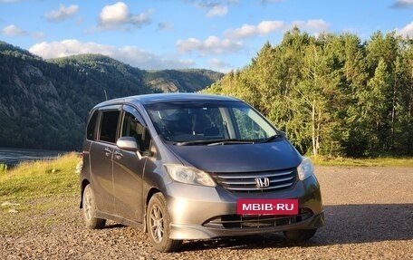 Honda Freed I, 2010 год, 915 000 рублей, 3 фотография