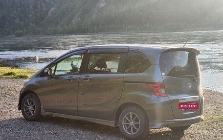 Honda Freed I, 2010 год, 915 000 рублей, 4 фотография