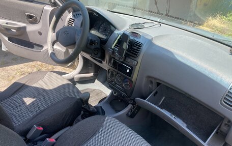 Hyundai Accent II, 2010 год, 600 000 рублей, 10 фотография