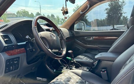 Toyota Land Cruiser Prado 120 рестайлинг, 2004 год, 2 000 000 рублей, 11 фотография
