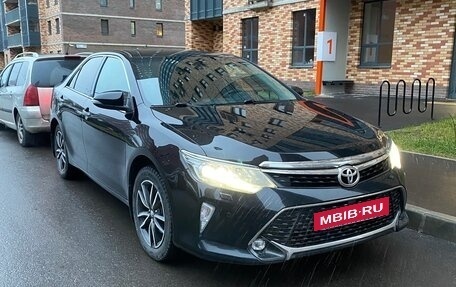 Toyota Camry, 2017 год, 2 300 000 рублей, 2 фотография