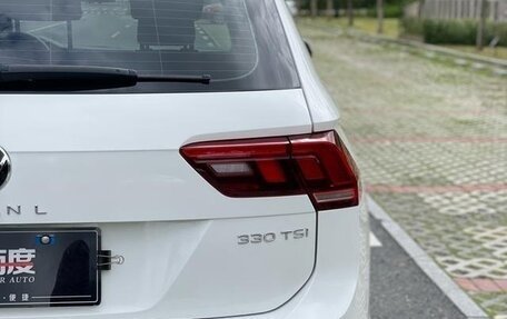 Volkswagen Tiguan II, 2021 год, 1 705 000 рублей, 12 фотография