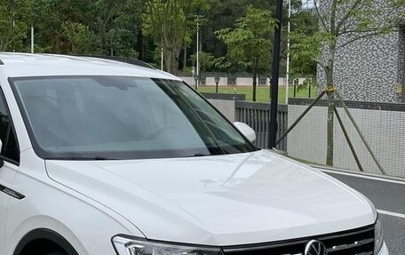 Volkswagen Tiguan II, 2021 год, 1 705 000 рублей, 8 фотография