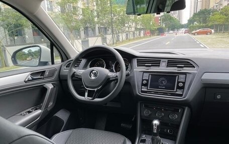 Volkswagen Tiguan II, 2021 год, 1 705 000 рублей, 16 фотография