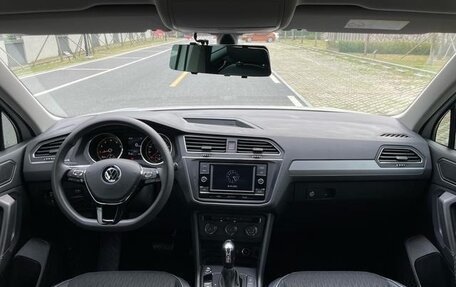 Volkswagen Tiguan II, 2021 год, 1 705 000 рублей, 17 фотография