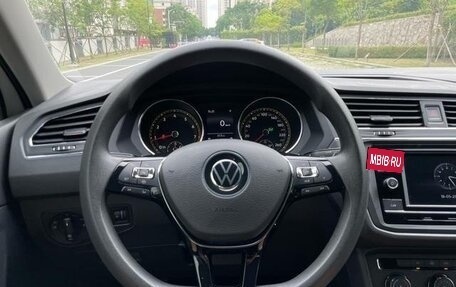 Volkswagen Tiguan II, 2021 год, 1 705 000 рублей, 19 фотография