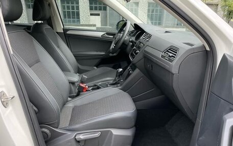 Volkswagen Tiguan II, 2021 год, 1 705 000 рублей, 26 фотография