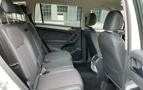 Volkswagen Tiguan II, 2021 год, 1 705 000 рублей, 25 фотография