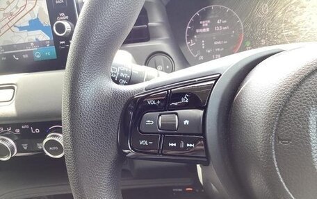 Honda Vezel, 2022 год, 1 740 000 рублей, 13 фотография