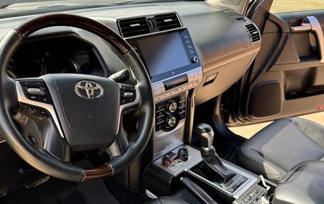 Toyota Land Cruiser Prado 150 рестайлинг 2, 2021 год, 6 000 000 рублей, 6 фотография