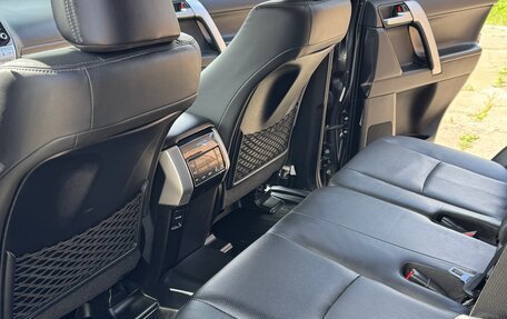 Toyota Land Cruiser Prado 150 рестайлинг 2, 2021 год, 6 000 000 рублей, 9 фотография