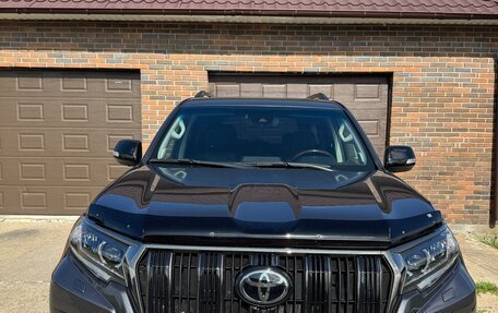 Toyota Land Cruiser Prado 150 рестайлинг 2, 2021 год, 6 000 000 рублей, 4 фотография
