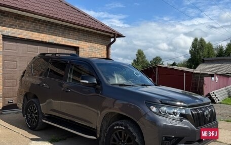 Toyota Land Cruiser Prado 150 рестайлинг 2, 2021 год, 6 000 000 рублей, 3 фотография