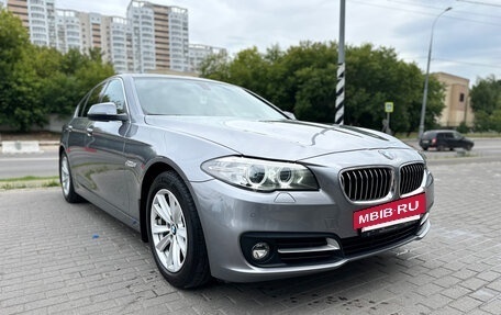 BMW 5 серия, 2016 год, 2 990 000 рублей, 2 фотография