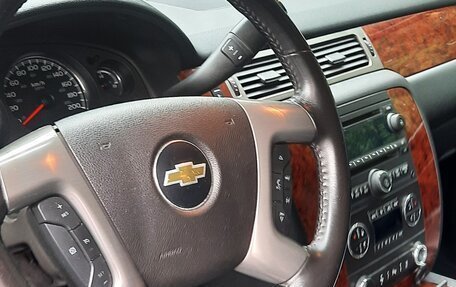 Chevrolet Tahoe III, 2013 год, 2 200 000 рублей, 4 фотография