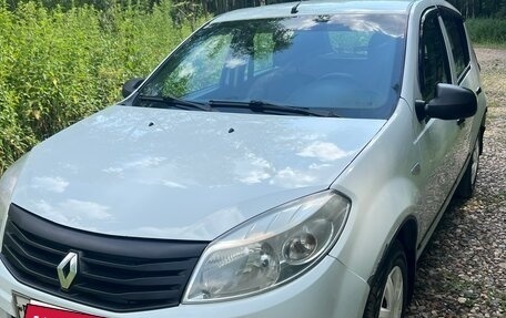 Renault Sandero I, 2012 год, 380 000 рублей, 2 фотография