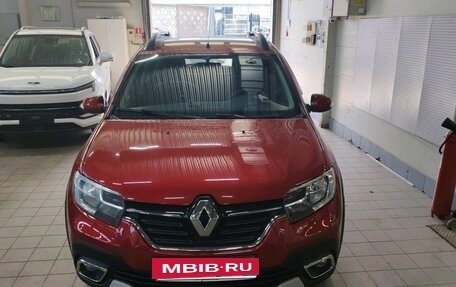 Renault Sandero II рестайлинг, 2021 год, 1 070 000 рублей, 2 фотография