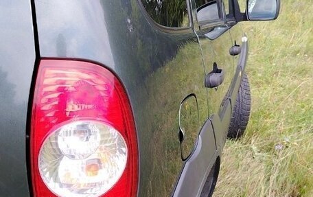 Chevrolet Niva I рестайлинг, 2018 год, 720 000 рублей, 10 фотография