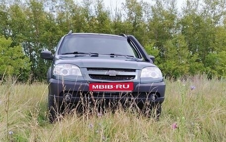 Chevrolet Niva I рестайлинг, 2018 год, 720 000 рублей, 2 фотография