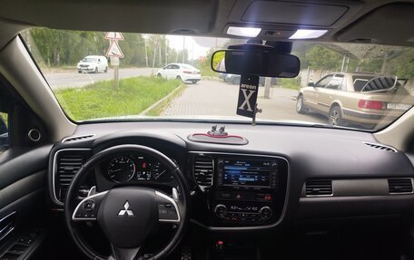 Mitsubishi Outlander III рестайлинг 3, 2013 год, 1 590 000 рублей, 5 фотография