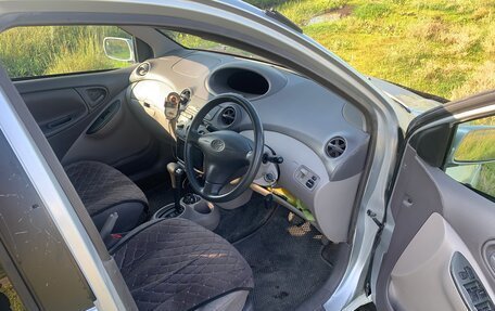 Toyota Platz, 2000 год, 350 000 рублей, 12 фотография