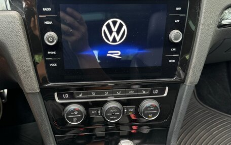 Volkswagen Golf R VII, 2019 год, 2 950 000 рублей, 19 фотография